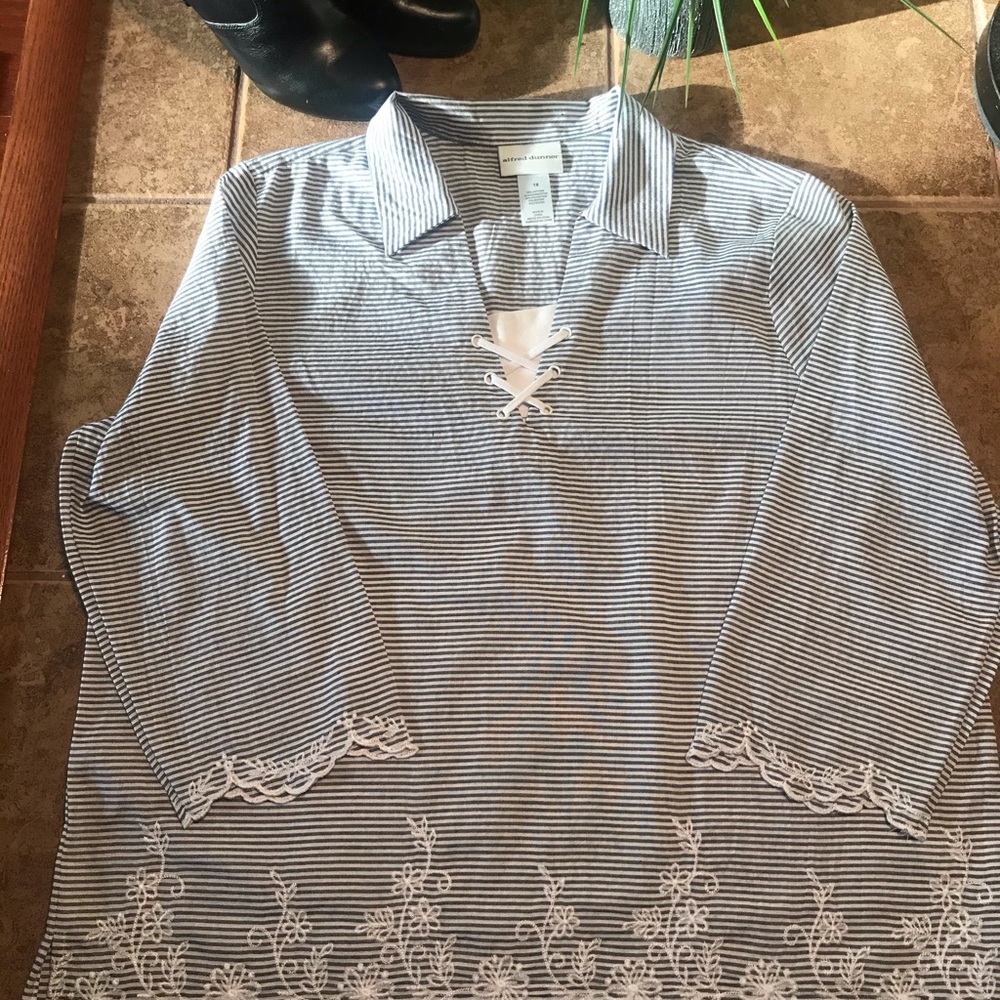 Alfred Dunner blue & white striped blouse